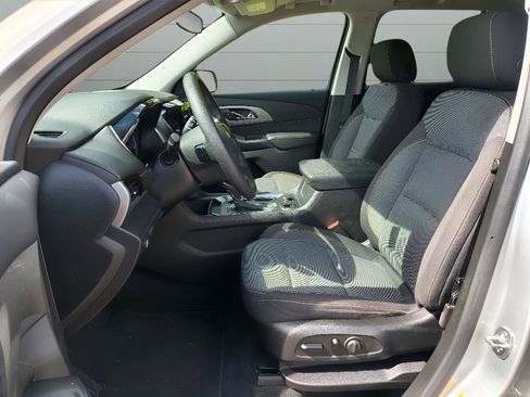 Used 2021 Chevrolet Traverse LS FWD image 15