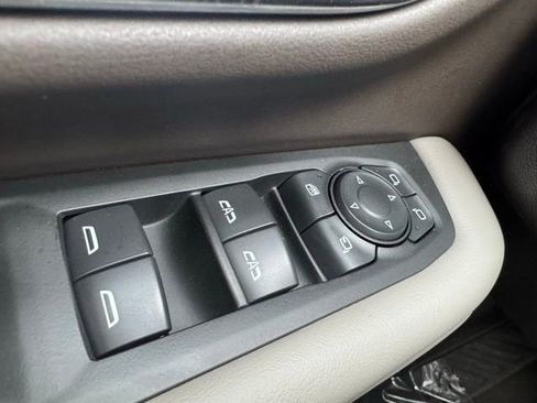 Used 2022 Chevrolet Tahoe Z71 w/ Z71 Off-Road Package image 36