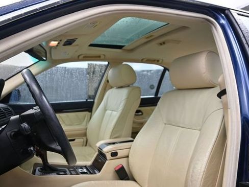 Used 2001 BMW 740i RWD image 18