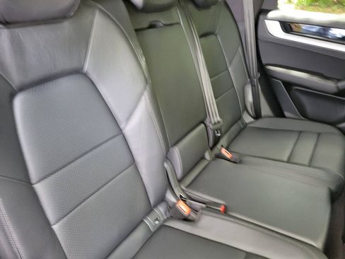 Used 2024 Porsche Cayenne AWD/4WD image 11