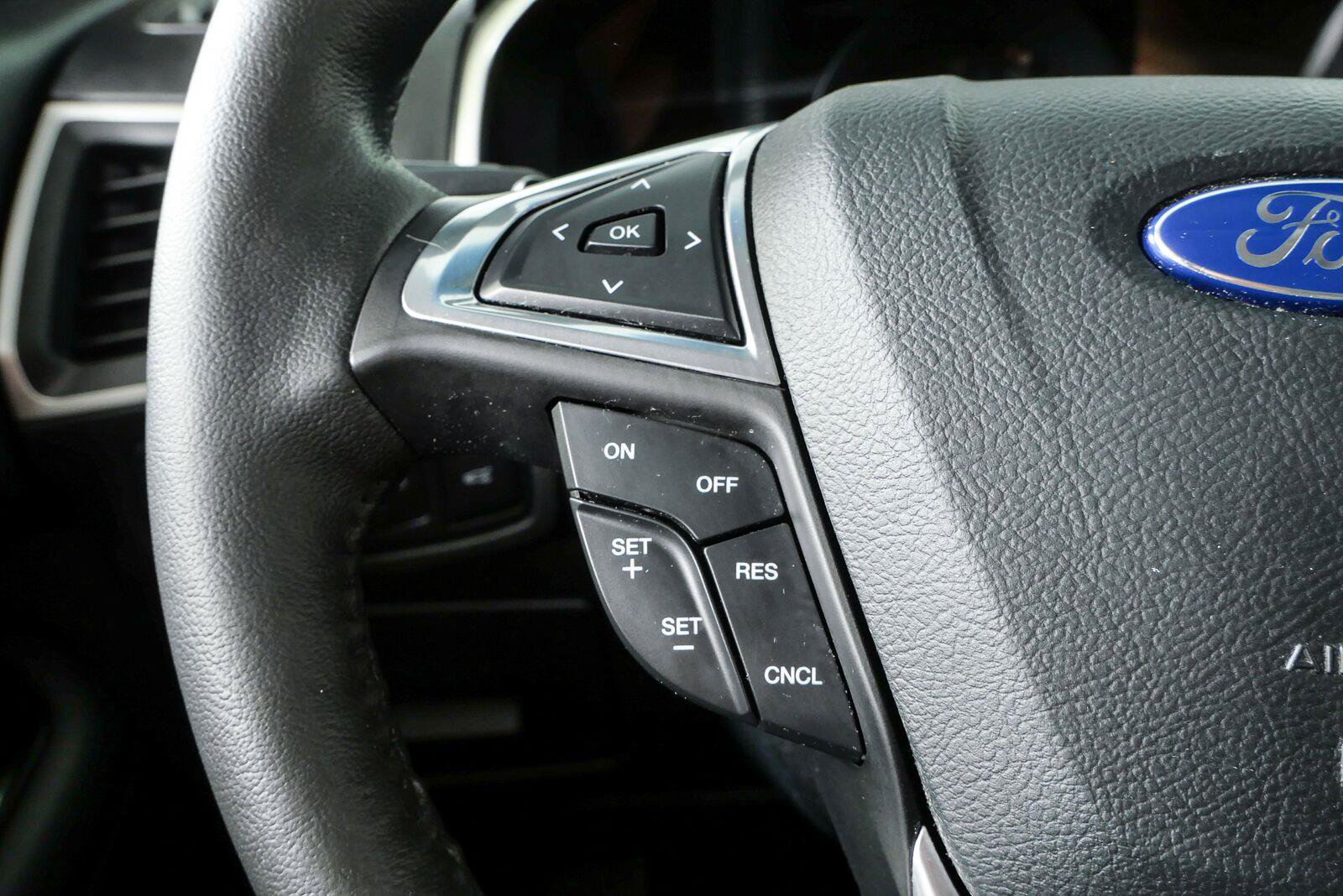 Used 2015 Ford Edge SEL w/ Equipment Group 201A FWD image 10