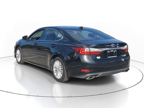 Used 2016 Lexus ES 350 w/ Premium Package w/Wood Trim FWD image 4