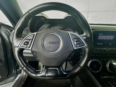 Used 2020 Chevrolet Camaro LT RWD image 15