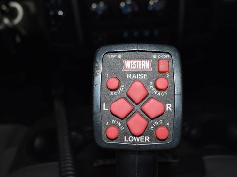 Used 2018 RAM 2500 Tradesman w/ Chrome Appearance Group image 24