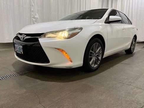 Used 2015 Toyota Camry SE image 23