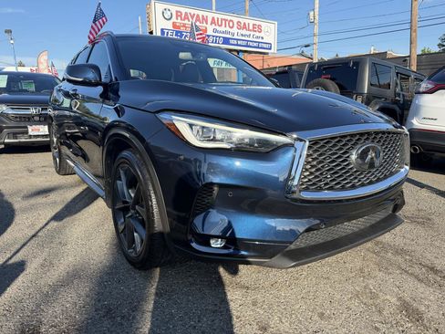 Used 2019 INFINITI QX50 Essential w/ Sensory Package AWD/4WD image 2