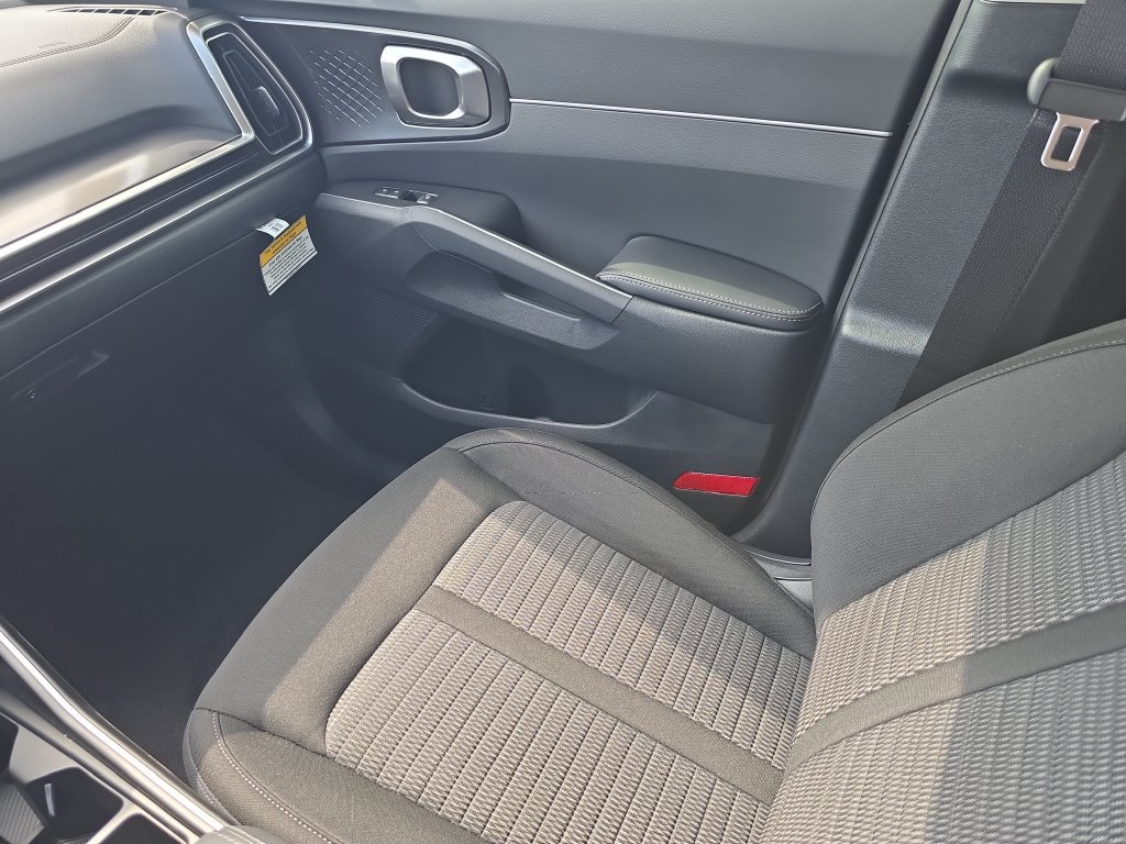 New 2026 Kia Sorento LX FWD image 15
