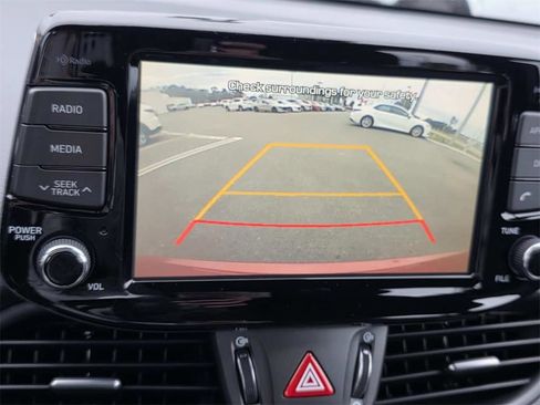 Used 2018 Hyundai Elantra GT Sport image 16