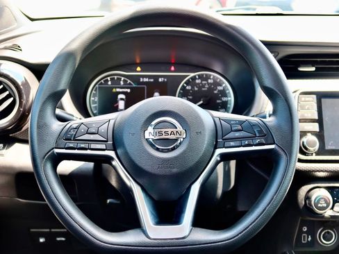 Used 2019 Nissan Kicks SV FWD image 8