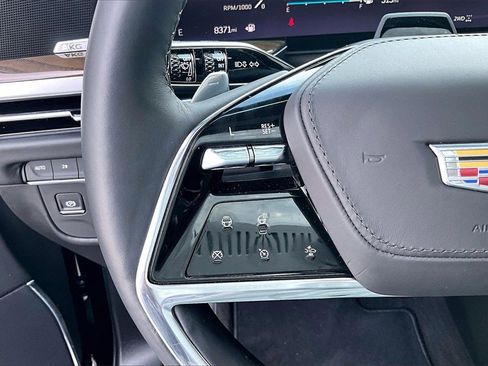 Used 2025 Cadillac Escalade ESV Sport Platinum w/ LPO, Floor Liner Package image 11