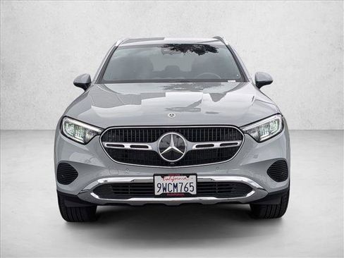 Used 2026 Mercedes-Benz GLC 300 image 2