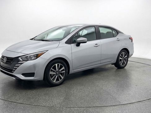 Used 2025 Nissan Versa SV FWD image 3