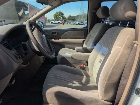 Used 2002 Toyota Sienna image 8