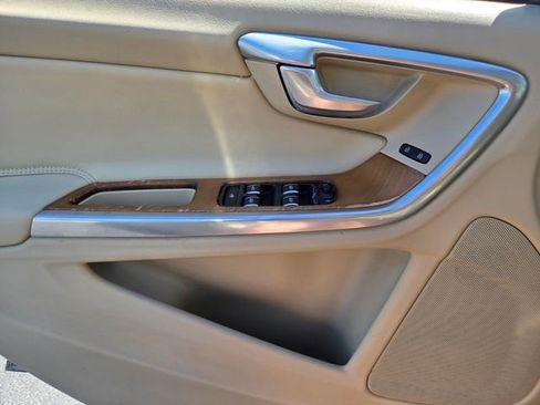 Used 2016 Volvo S60 T5 Inscription Platinum FWD image 17