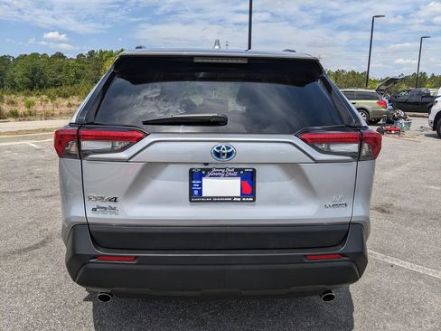 Used 2024 Toyota RAV4 LE image 7