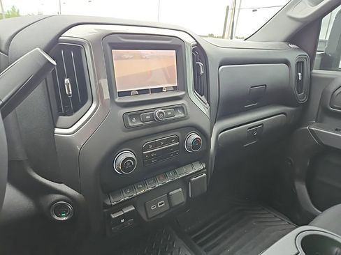 Used 2025 Chevrolet Silverado 2500 Custom w/ Custom Value Package image 25