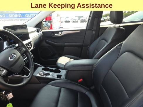 Used 2025 Ford Escape Platinum AWD/4WD image 10