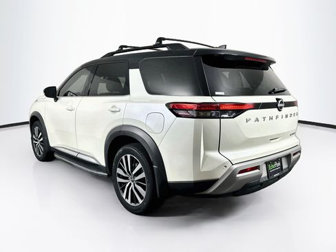 Used 2022 Nissan Pathfinder Platinum w/ Cargo Package FWD image 5