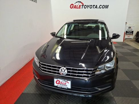 Used 2017 Volkswagen Passat 1.8T SE FWD image 3