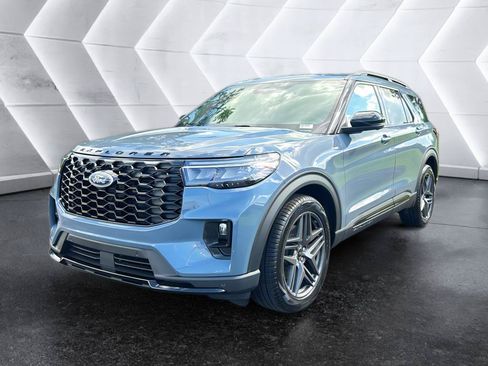 New 2026 Ford Explorer ST-Line w/ ST-Line Street Pack RWD image 3