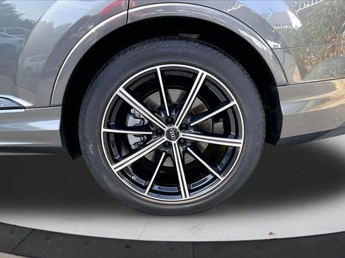 Used 2024 Audi Q7 3.0T Prestige AWD/4WD image 35
