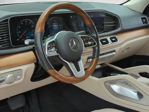 Certified 2022 Mercedes-Benz GLS 450 4MATIC image 9