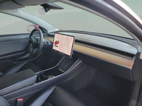 Used 2020 Tesla Model 3 Standard Range Plus image 23