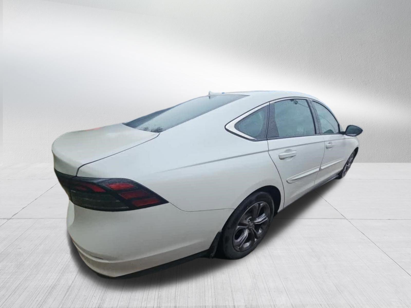 Used 2023 Honda Accord EX image 4