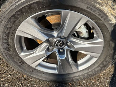 Used 2025 Toyota RAV4 LE image 29