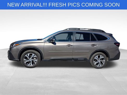 Used 2022 Subaru Outback Limited image 3