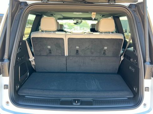 New 2026 Jeep Grand Wagoneer Limited AWD/4WD image 23