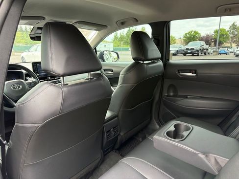 Used 2022 Toyota Corolla Cross XLE AWD/4WD image 31