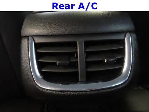 Used 2024 Chevrolet Malibu LT FWD image 27