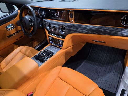 Used 2024 Rolls-Royce Ghost w/ Ghost Package image 31