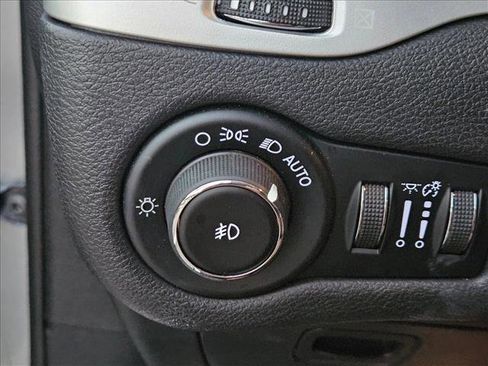 Used 2017 Jeep Cherokee Latitude w/ Safety/Convenience Group image 11