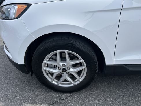 Used 2023 Ford Edge SEL w/ Convenience Package image 3