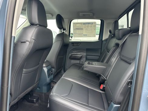 New 2025 Ford Maverick Lariat w/ Black Appearance Package image 17