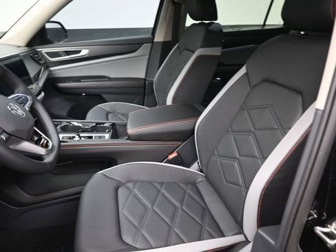 New 2026 Volkswagen Atlas Peak Edition image 19