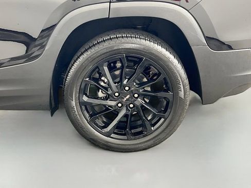 Used 2023 GMC Terrain SLE w/ Driver Convenience Package FWD image 34