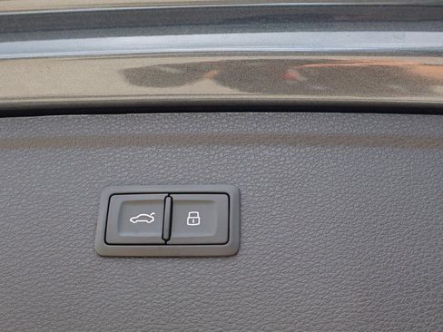 Used 2021 Audi SQ5 Premium w/ Convenience Package image 21