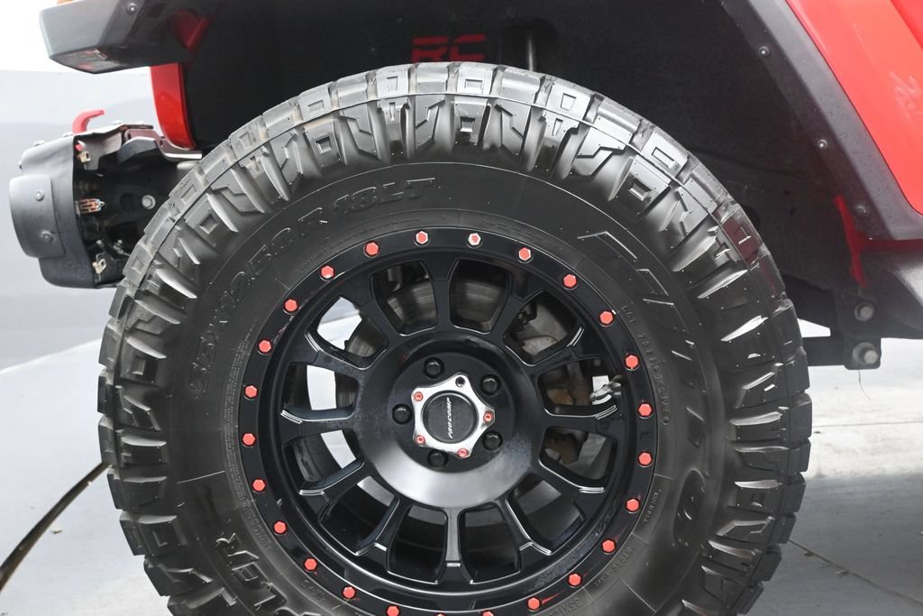 Used 2018 Jeep Wrangler Unlimited Sahara w/ LED Lighting Group AWD/4WD image 13