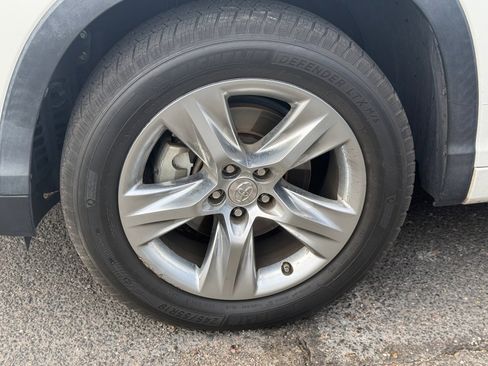 Used 2015 Toyota Highlander Limited image 5