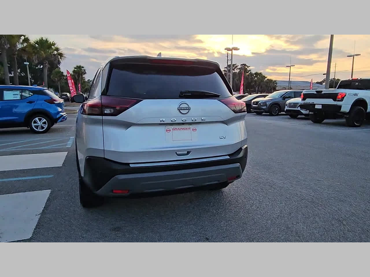 Used 2023 Nissan Rogue SV w/ SV Premium Package FWD image 33