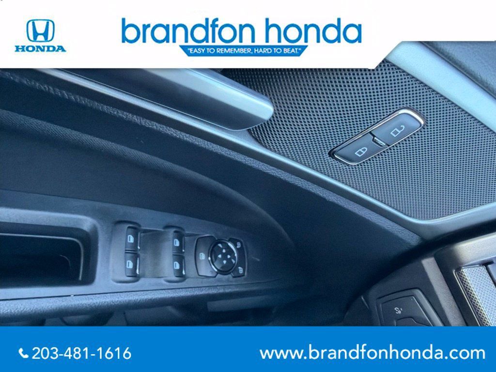 Used 2020 Ford Fusion SE FWD image 13