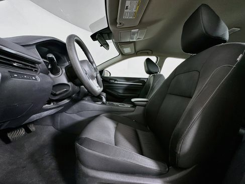 Used 2022 Nissan Altima 2.5 SV FWD image 13
