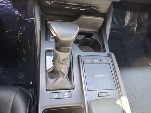 Used 2022 Lexus ES 300h w/ Accessory Package image 22