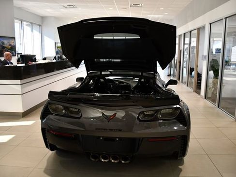 Used 2015 Chevrolet Corvette Z06 w/ Z07 Performance Package image 19