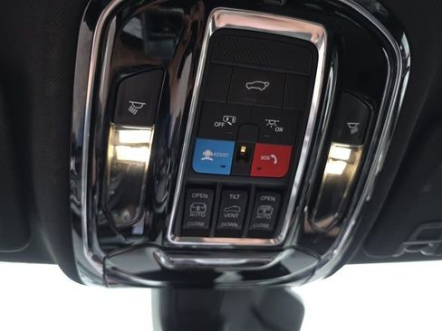 Used 2024 Jeep Grand Cherokee Summit AWD/4WD image 6