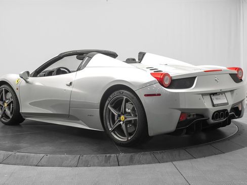Used 2012 Ferrari 458 Spider RWD image 5