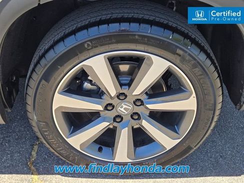 Certified 2025 Honda Pilot Touring image 11